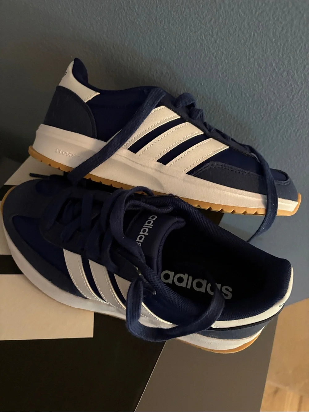 Boys Size 4 “GO Run” Adidas Navy Blue -Lace New just tried on